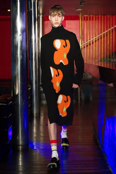 Look 11